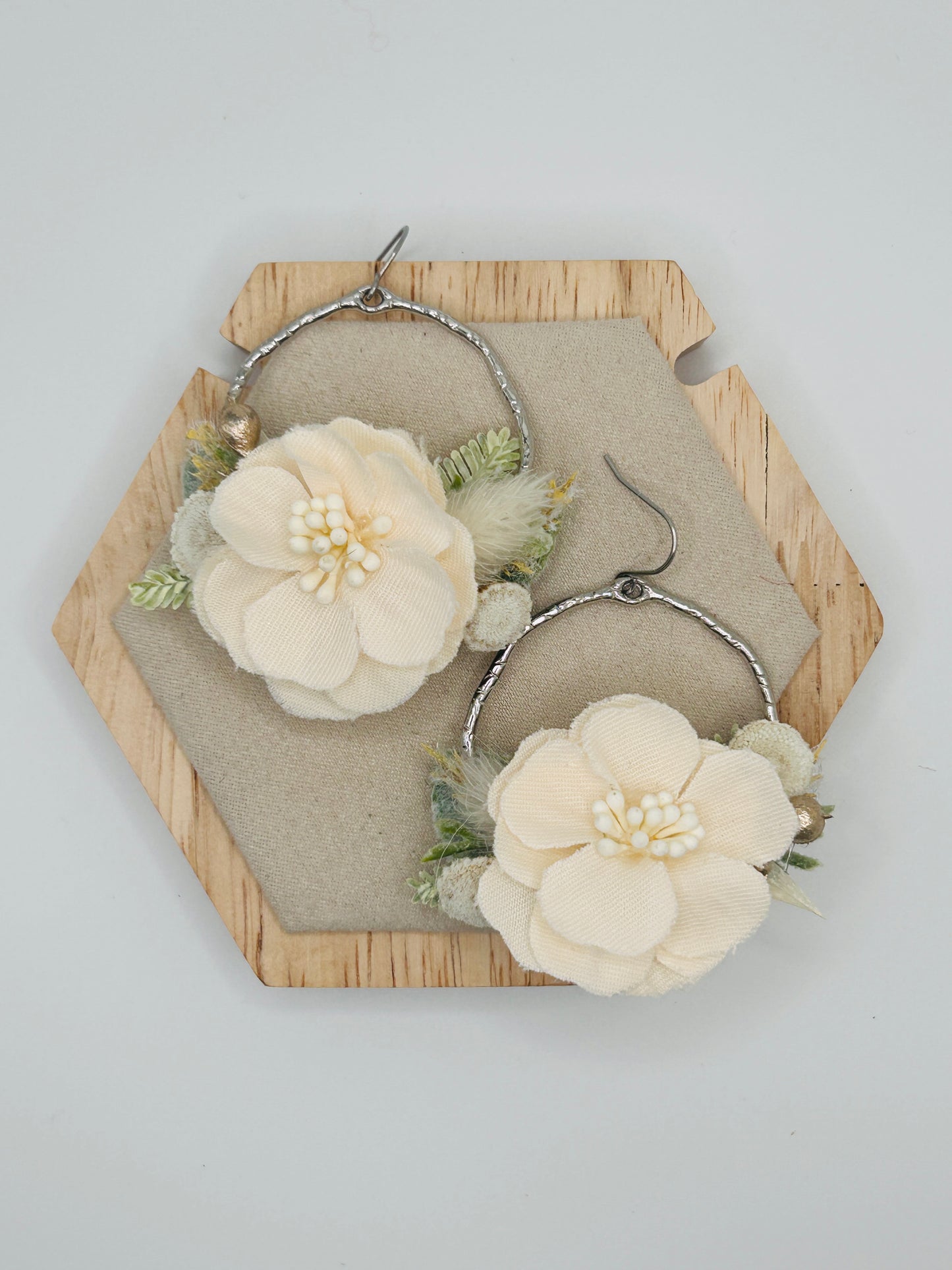 Cream Botanical Earring